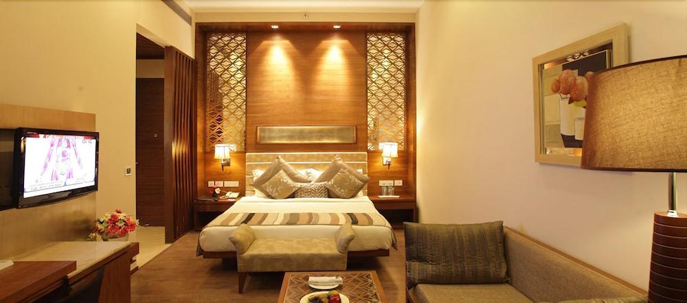 Oodles Hotel New Delhi Buitenkant foto