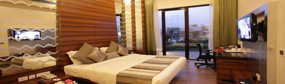 Oodles Hotel New Delhi Buitenkant foto