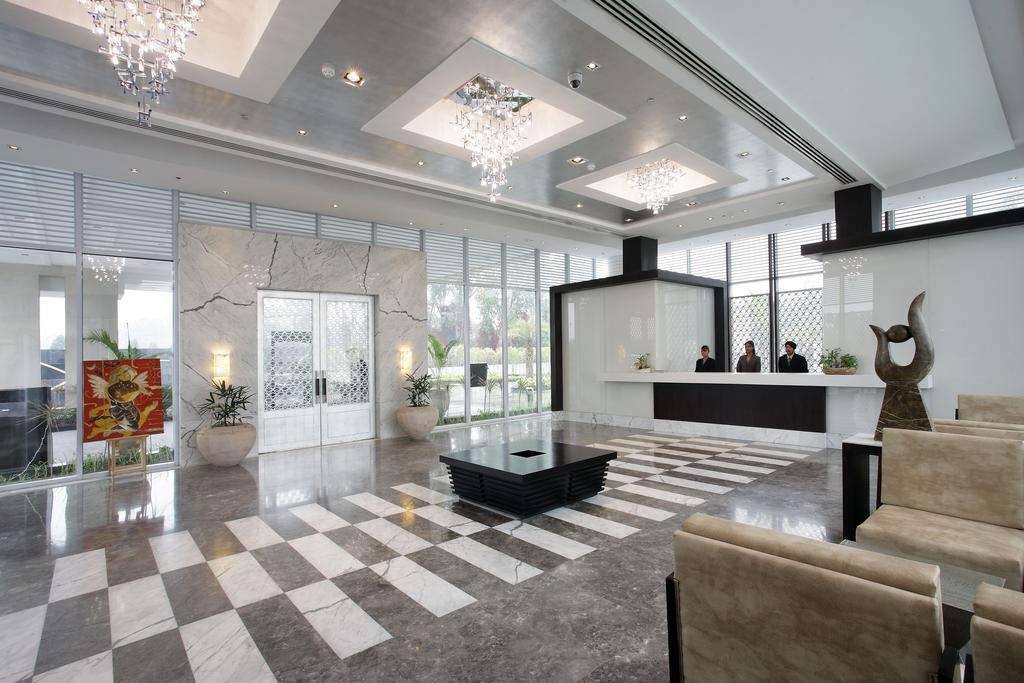 Oodles Hotel New Delhi Buitenkant foto